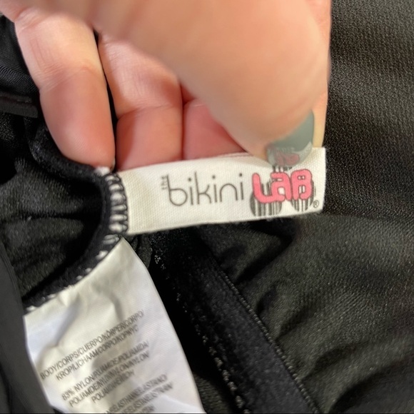 Bikini Lab Shell Yeah One Piece Swimsuit size Medium - Picture 9 of 11